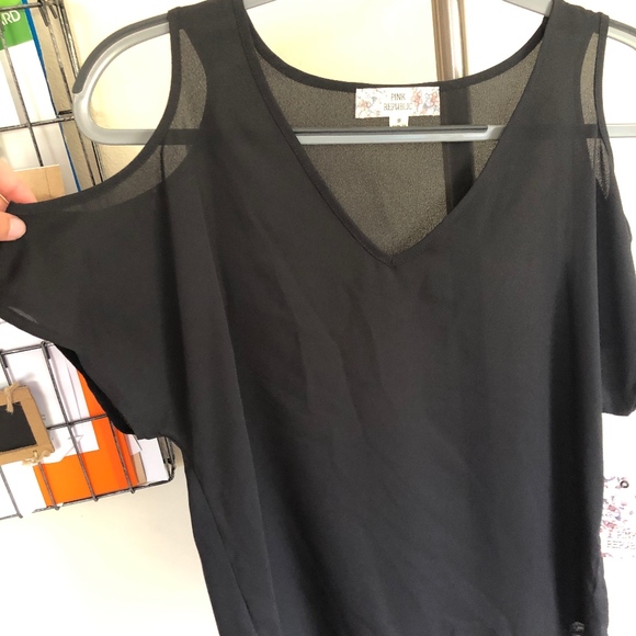 Cold shoulder sheer black top - Picture 2 of 2